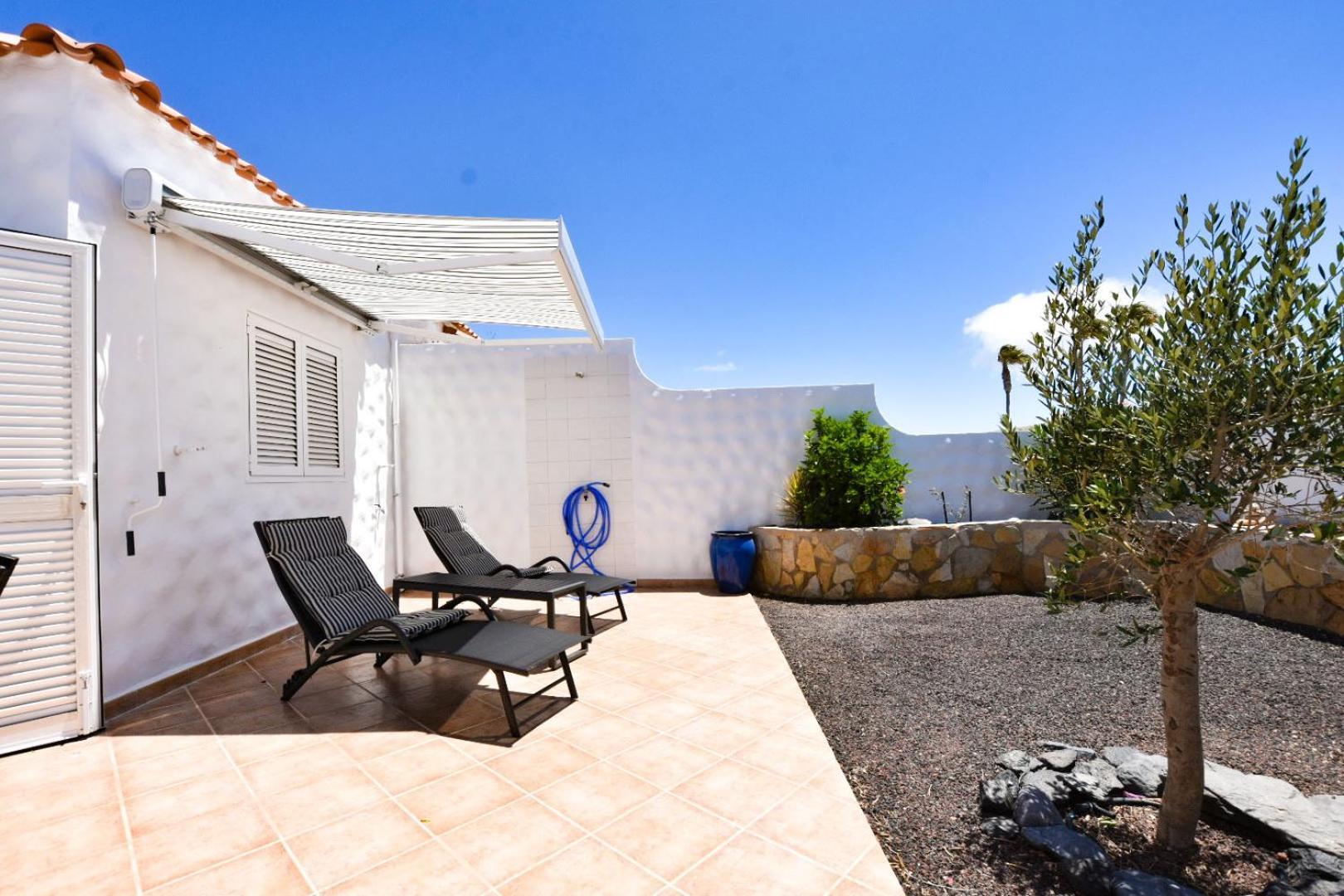 Book Jet - Sunny With Garden And Wifi Holiday home *